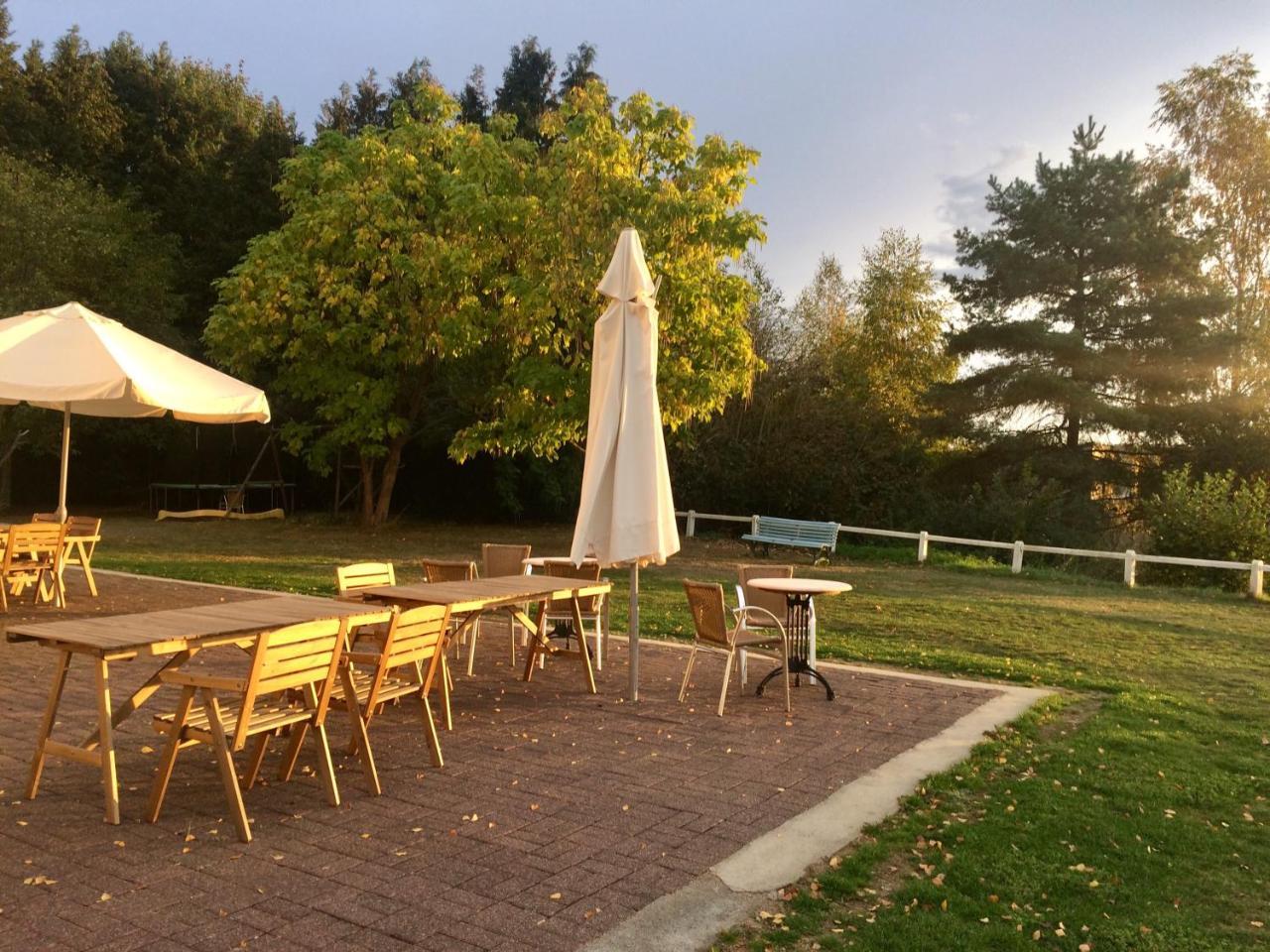 Hotel La Venerie Virton Extérieur photo
