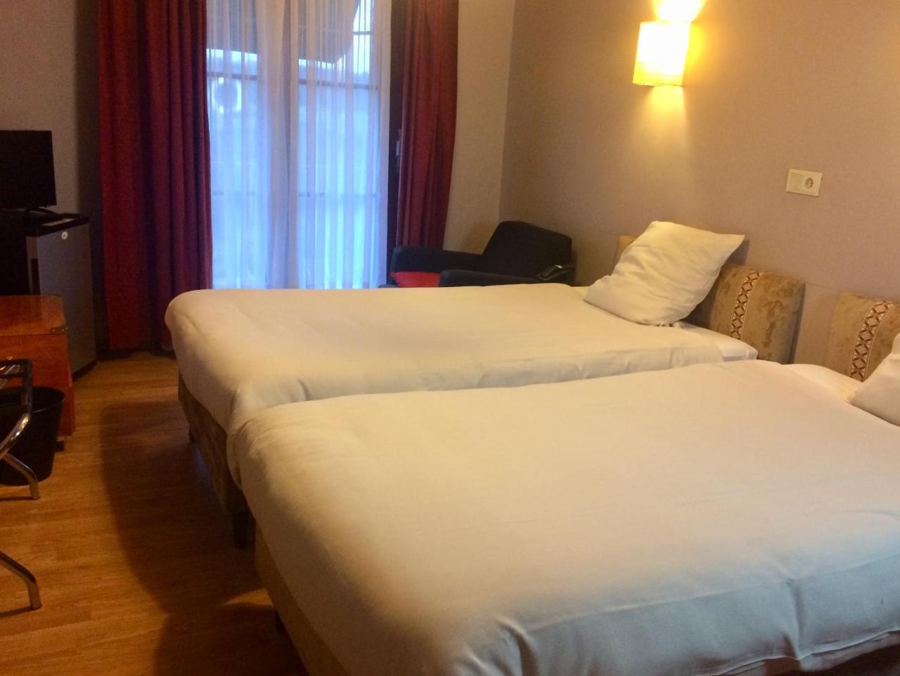 Hotel La Venerie Virton Extérieur photo