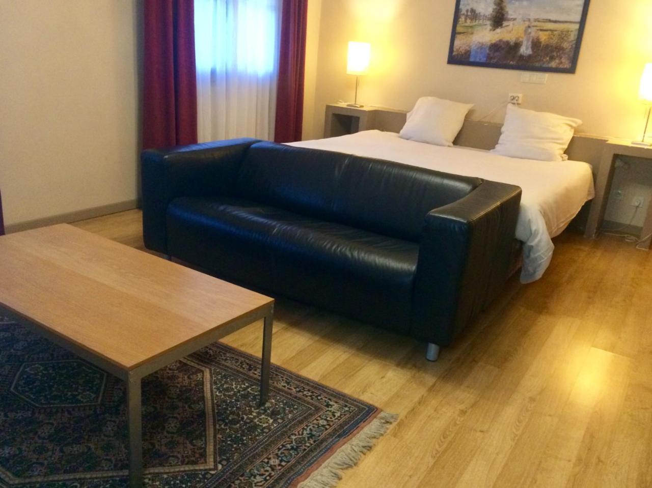 Hotel La Venerie Virton Extérieur photo
